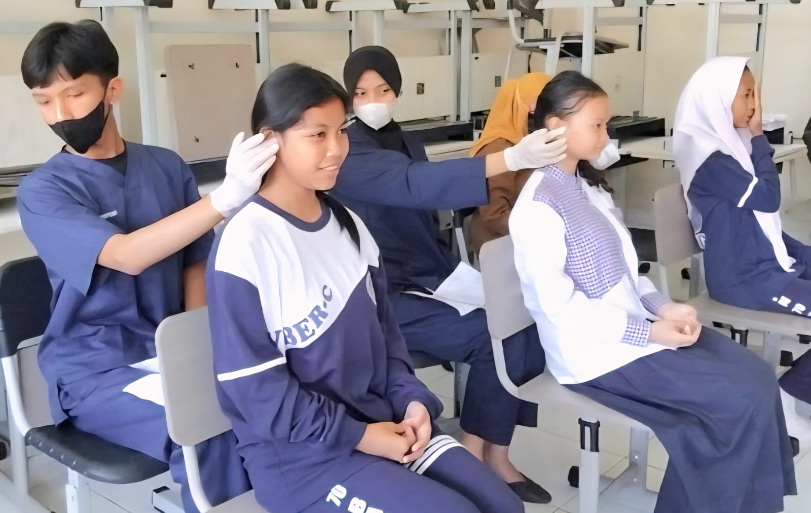 SMPN 70 Bandung Ikut Cek Kesehatan!