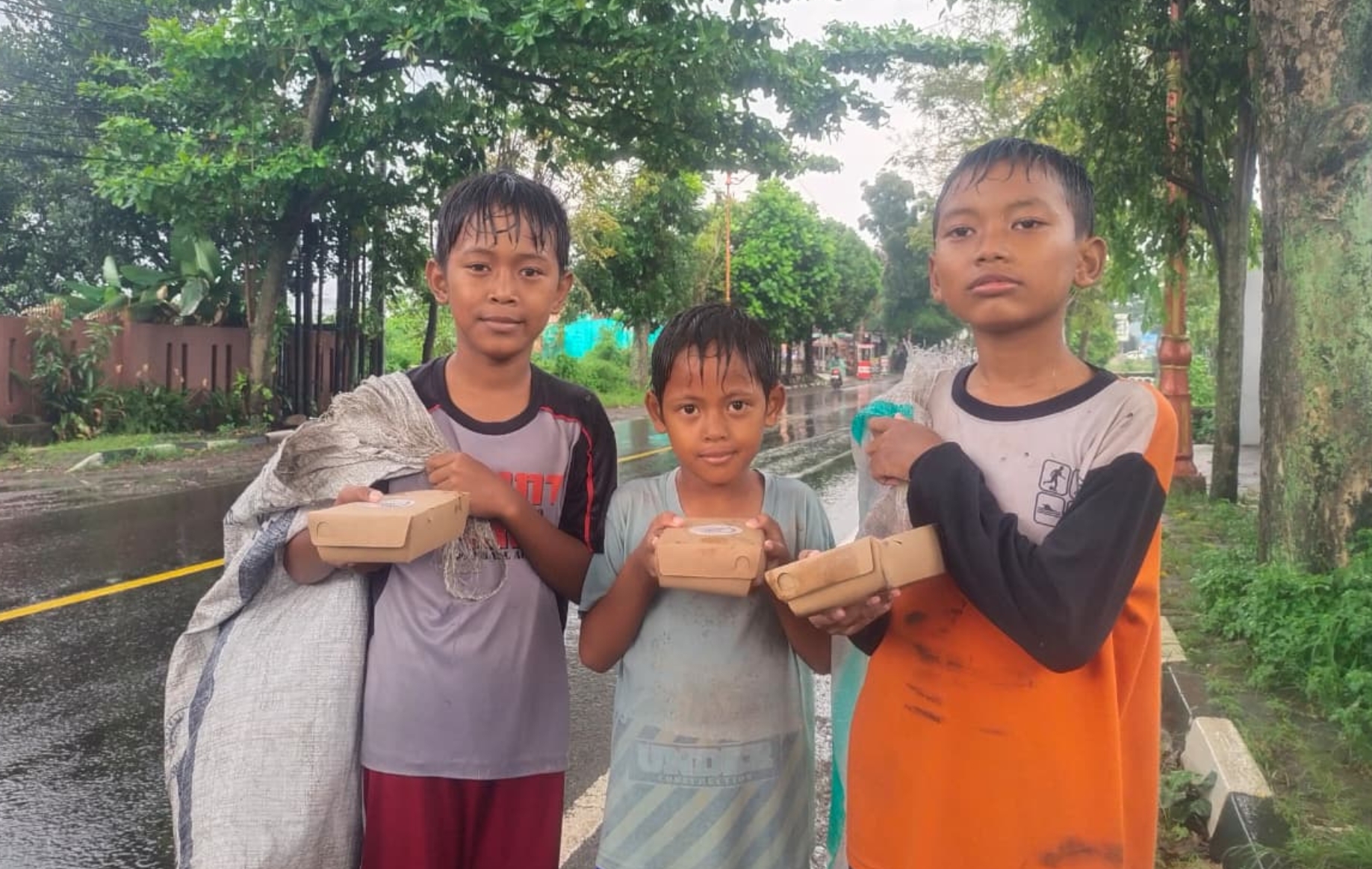 Berbagi Makan untuk anak-anak