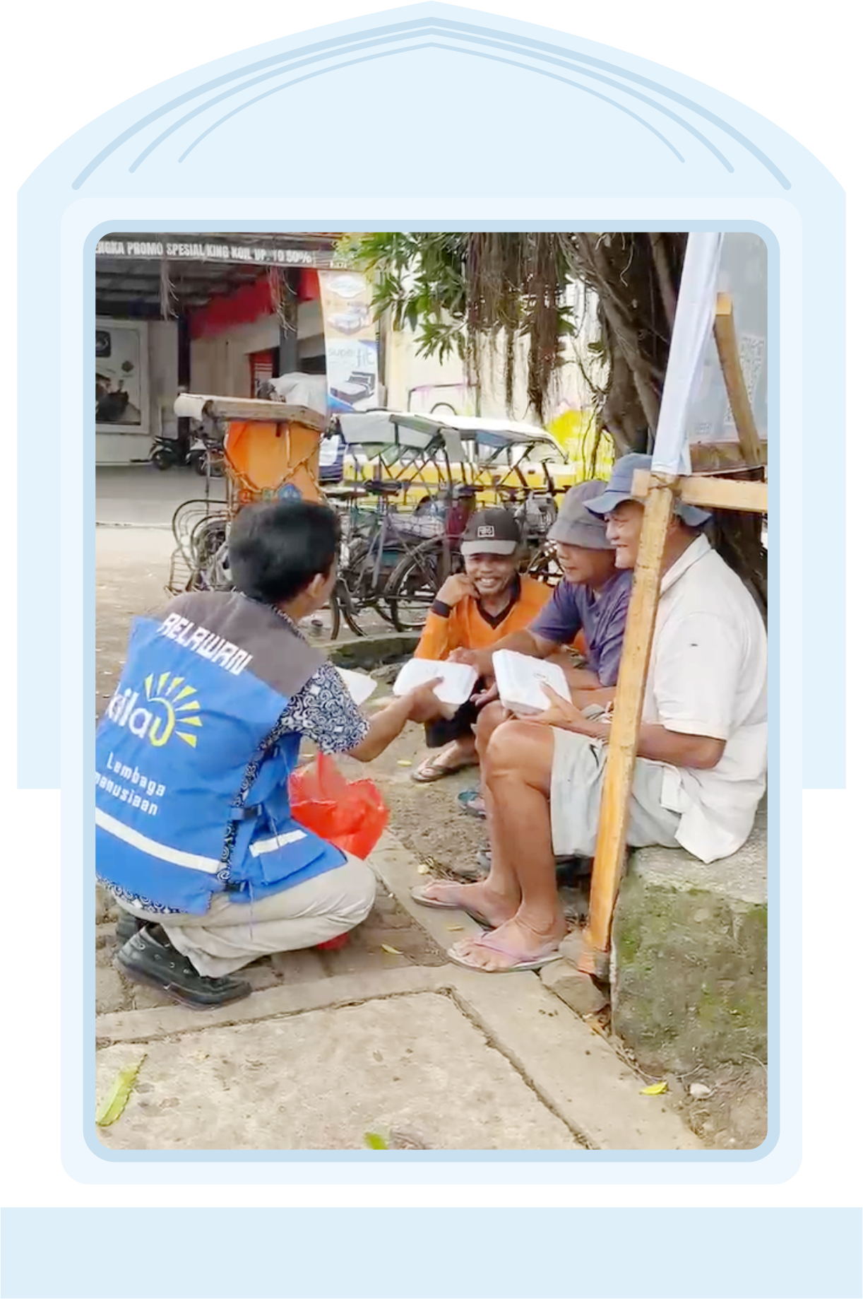 Berbagi Makan, Untuk Pencari Nafkah di Jalanan dan Anak Binaan
